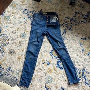 10” high rise skinny jeans raw hem Madewell size 25